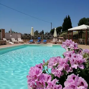 residenza-agrituristica-santa-lucia-con-piscina.hotelsalgherosardinia.com/
